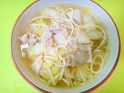 白菜とえのき豚肉のうどん